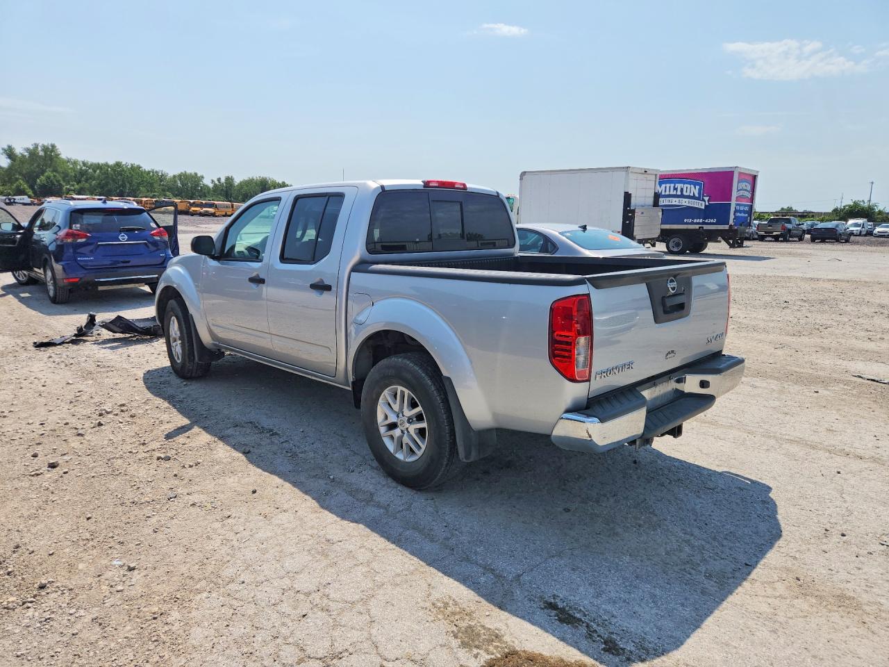 2019 NISSAN FRONTIER SV — снимка 2