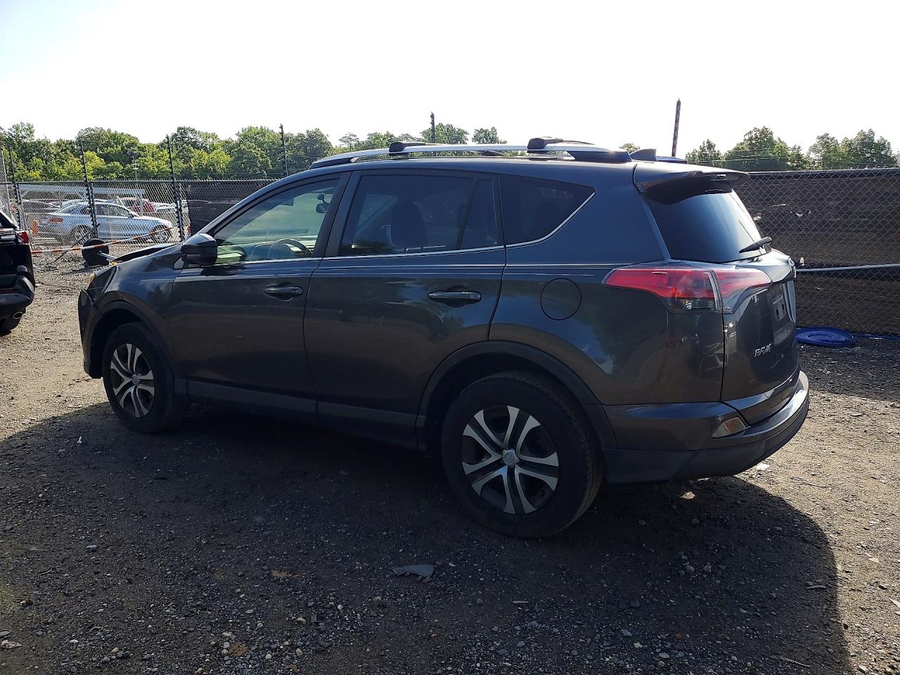 2016 TOYOTA RAV4 LE — снимка 2