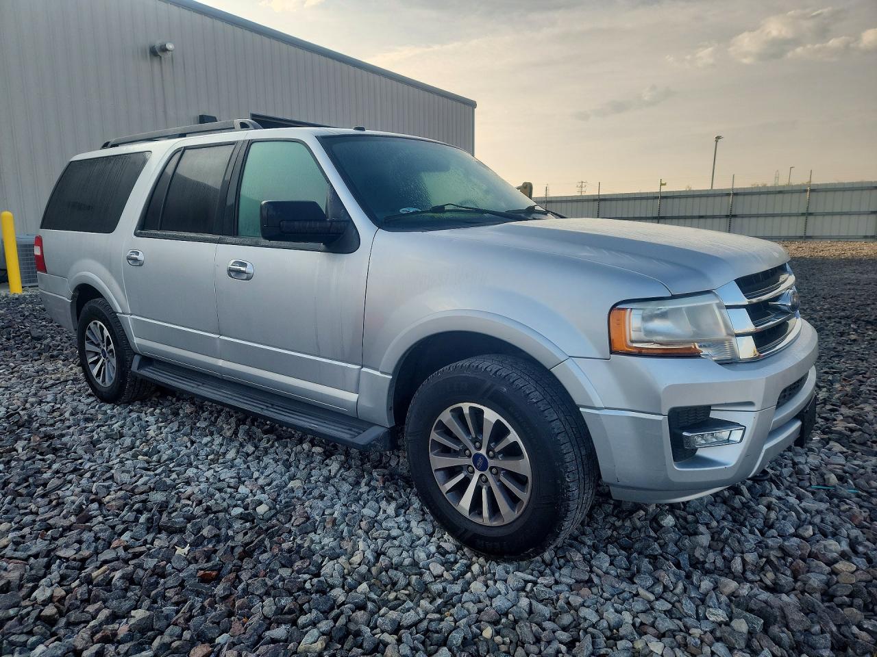 2017 FORD EXPEDITION EL XLT — снимка 4