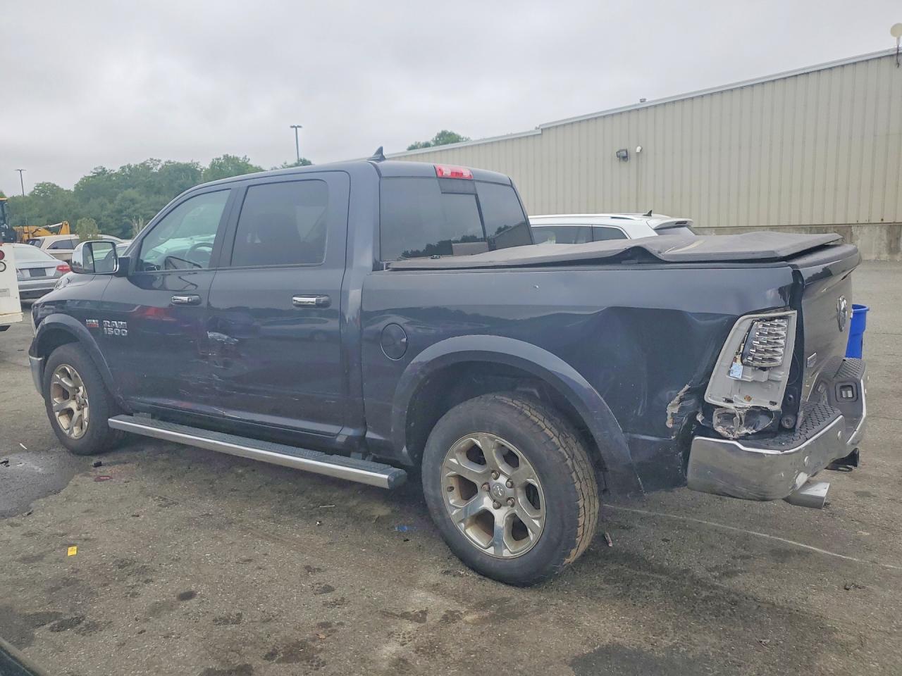 2017 RAM 1500 LARAMIE — снимка 2