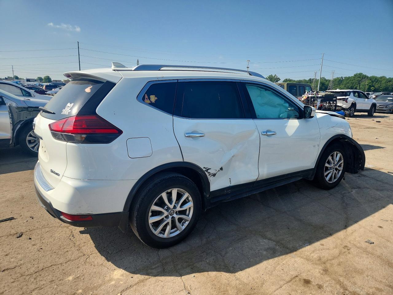2017 NISSAN ROGUE SV — снимка 3