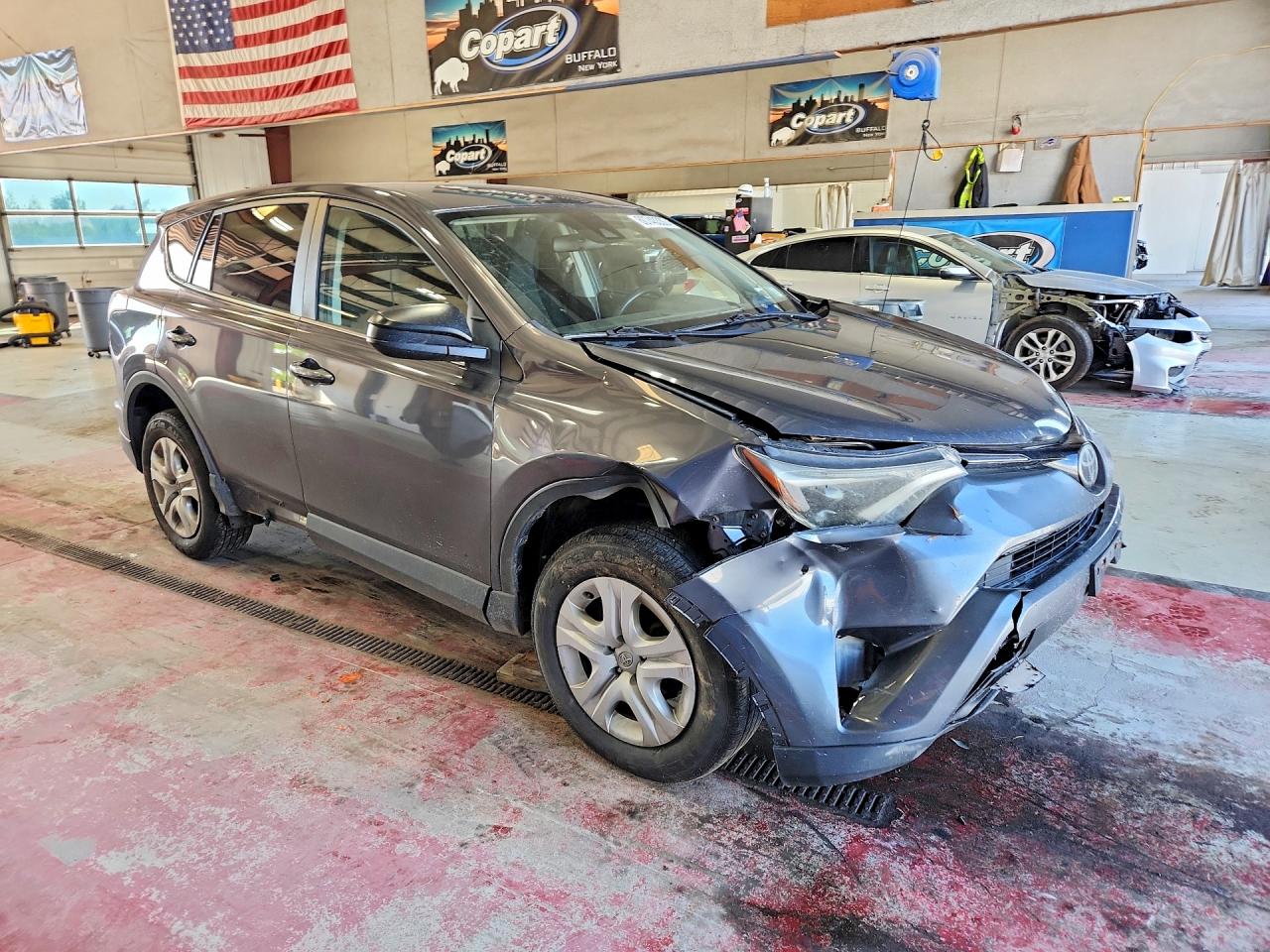2018 TOYOTA RAV4 LE — снимка 4