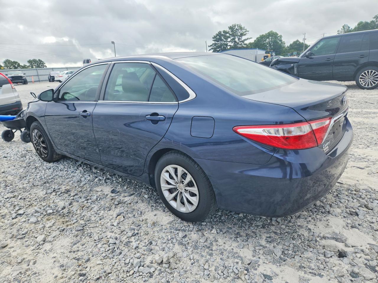 2016 TOYOTA CAMRY LE — снимка 2