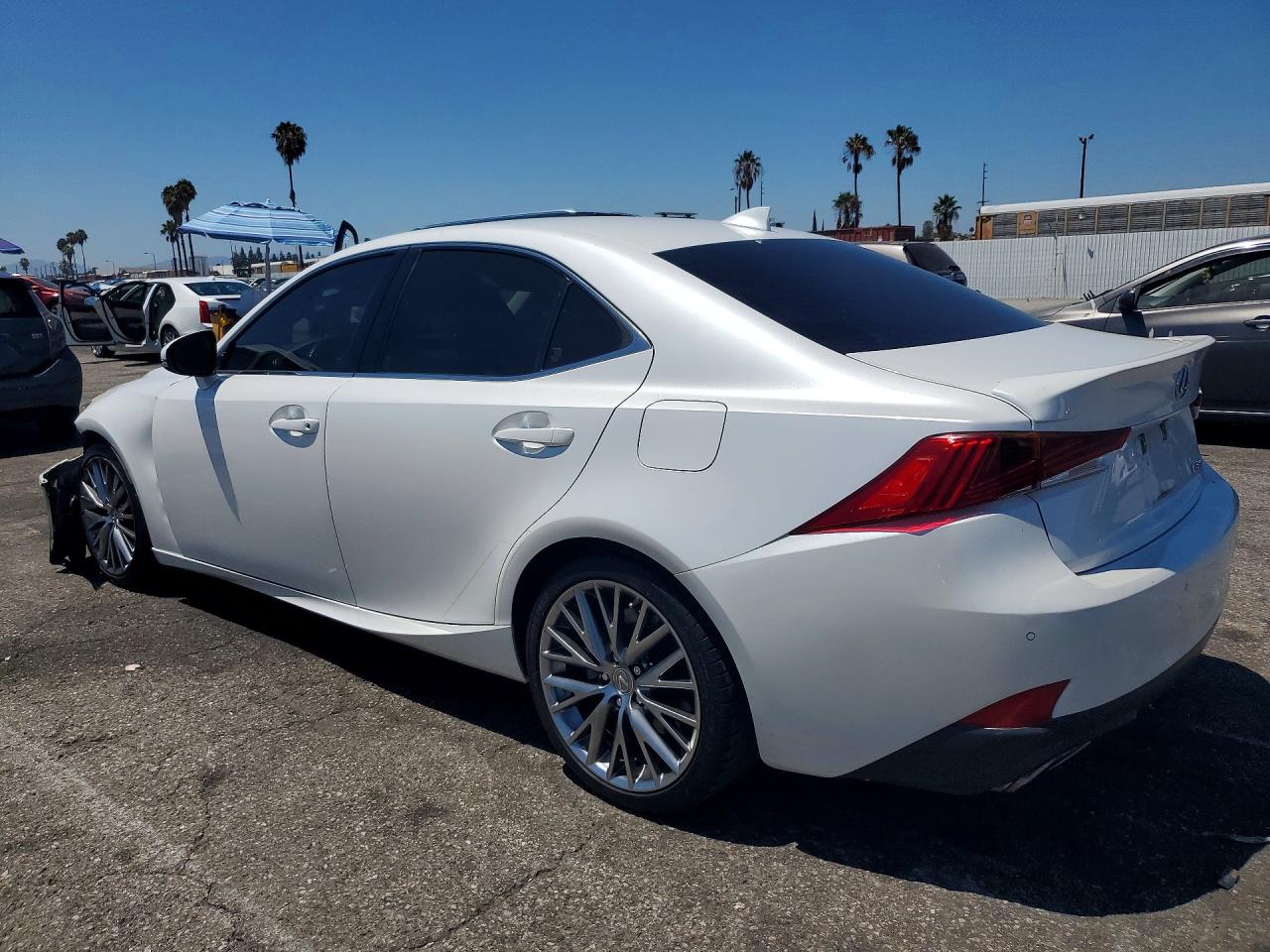 2018 LEXUS IS 300 — снимка 2