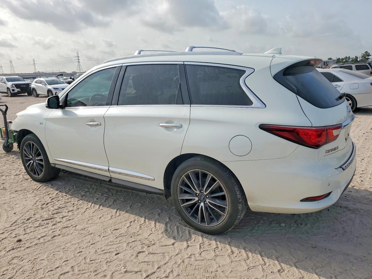 2017 INFINITI QX60 BASE — снимка 2