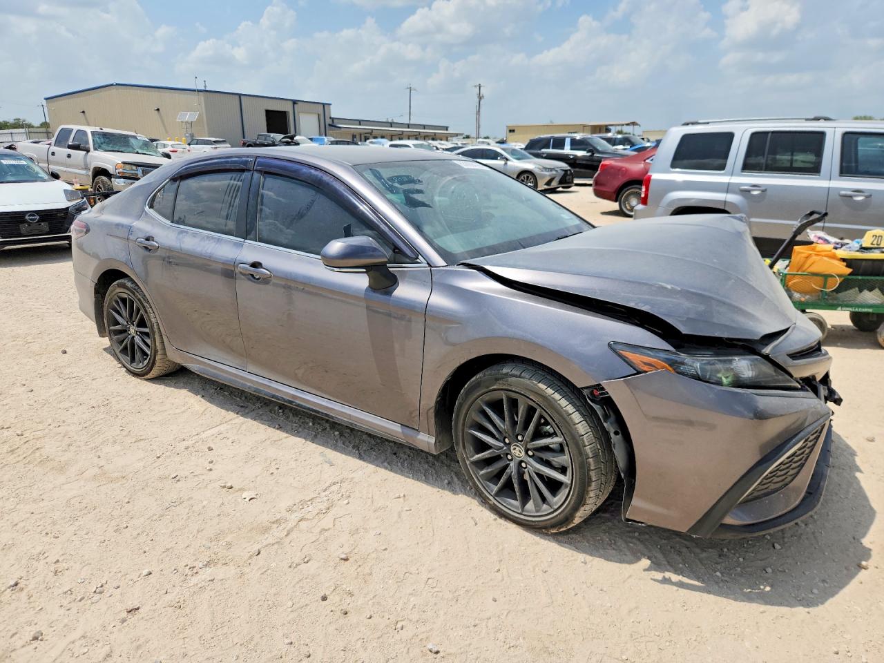 2024 TOYOTA CAMRY SE — снимка 4