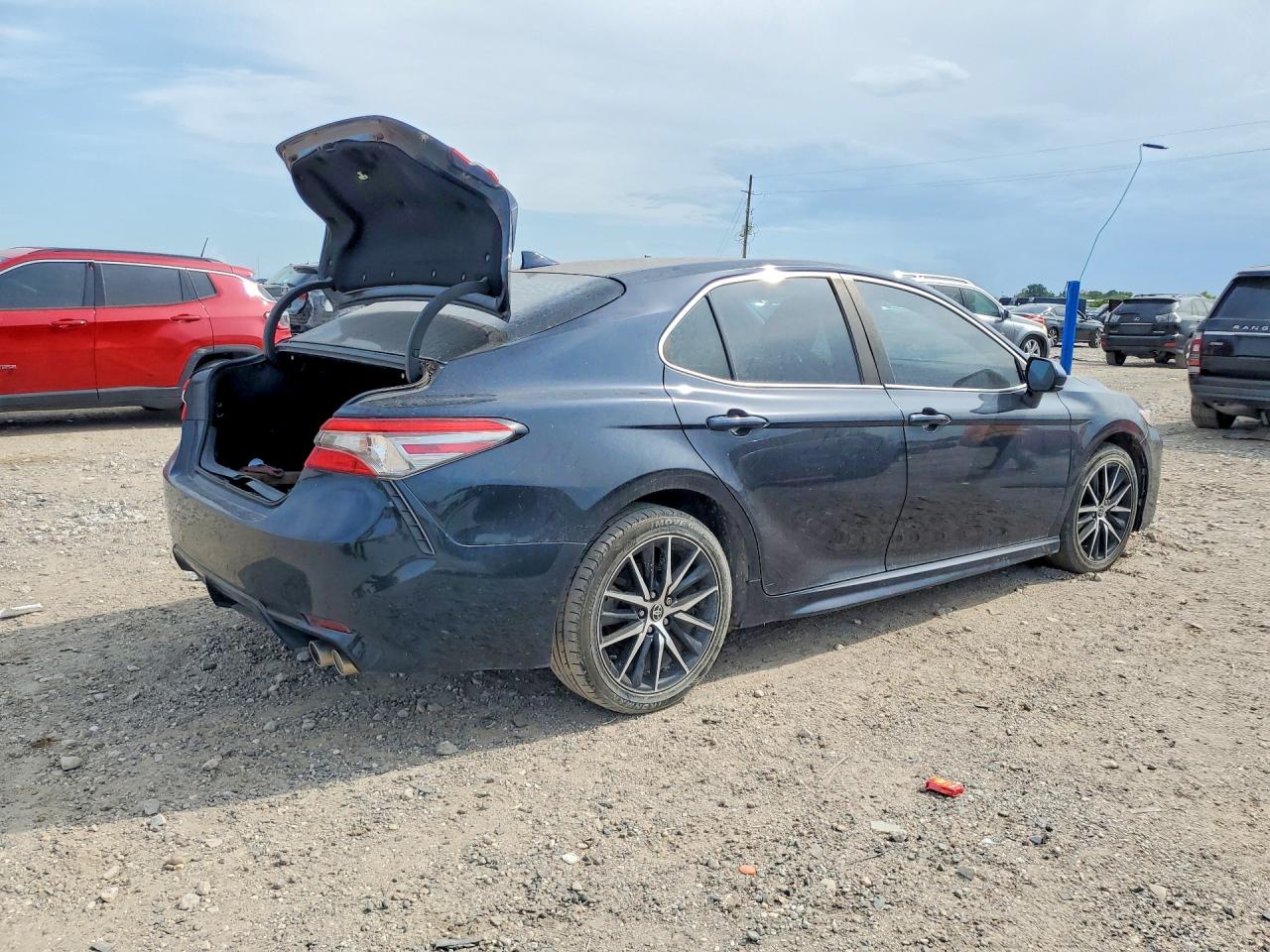 2019 TOYOTA CAMRY SE — снимка 3