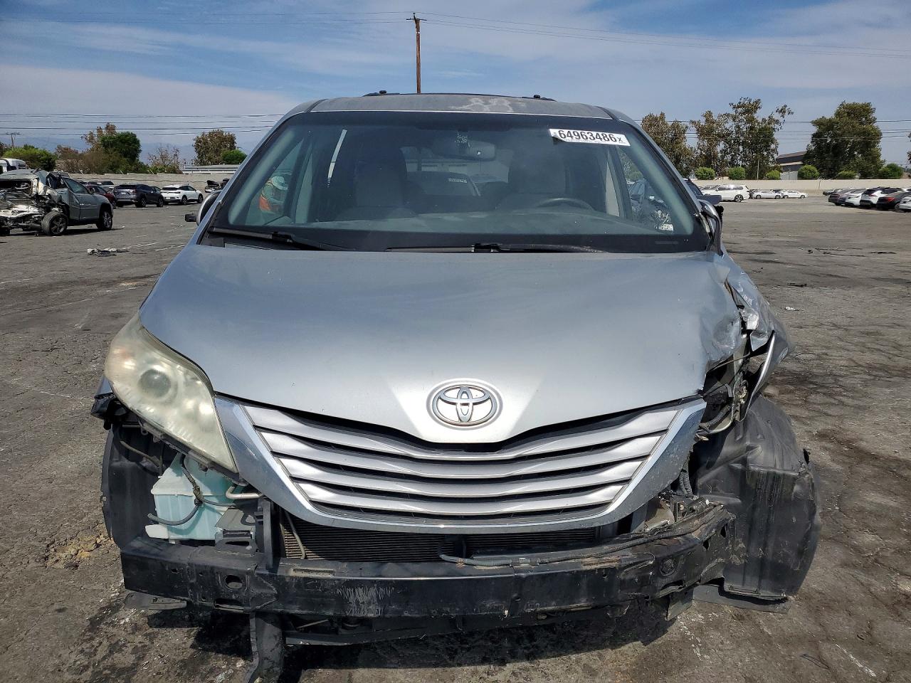 2015 TOYOTA SIENNA LE — снимка 5