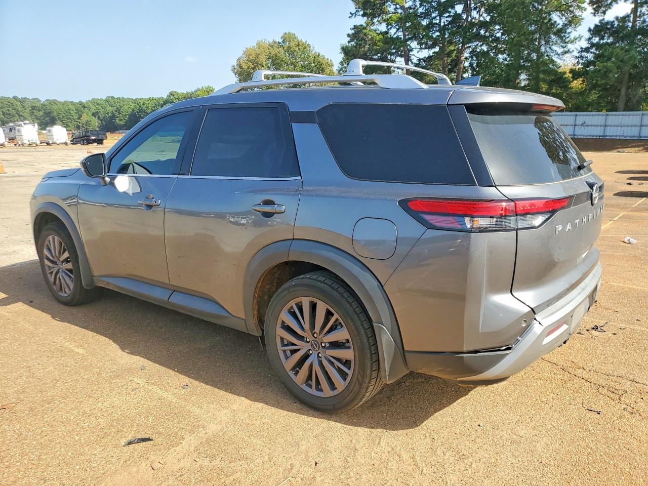 2023 NISSAN PATHFINDER SL — снимка 2