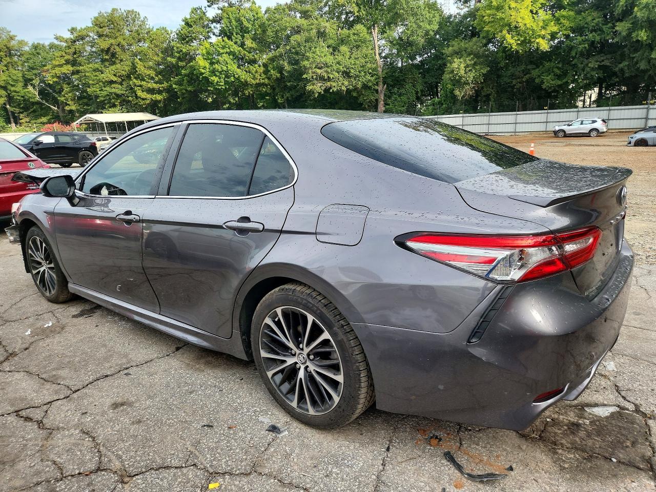 2018 TOYOTA CAMRY SE — снимка 2