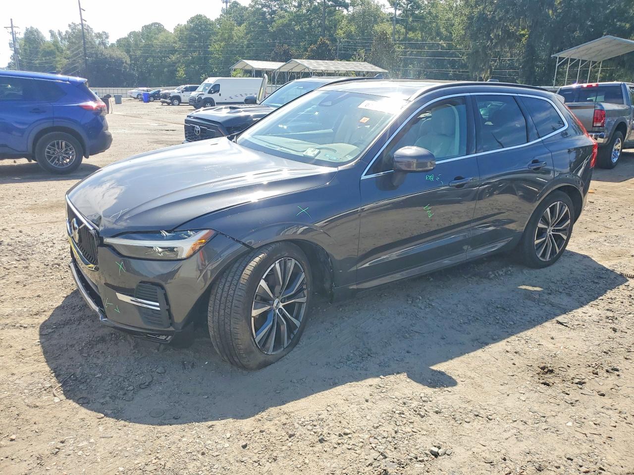 2022 VOLVO XC60 B5 MOMENTUM
