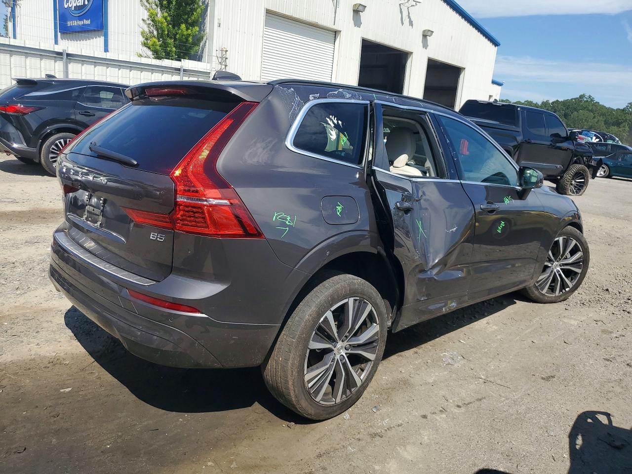 2022 VOLVO XC60 B5 MOMENTUM — снимка 3