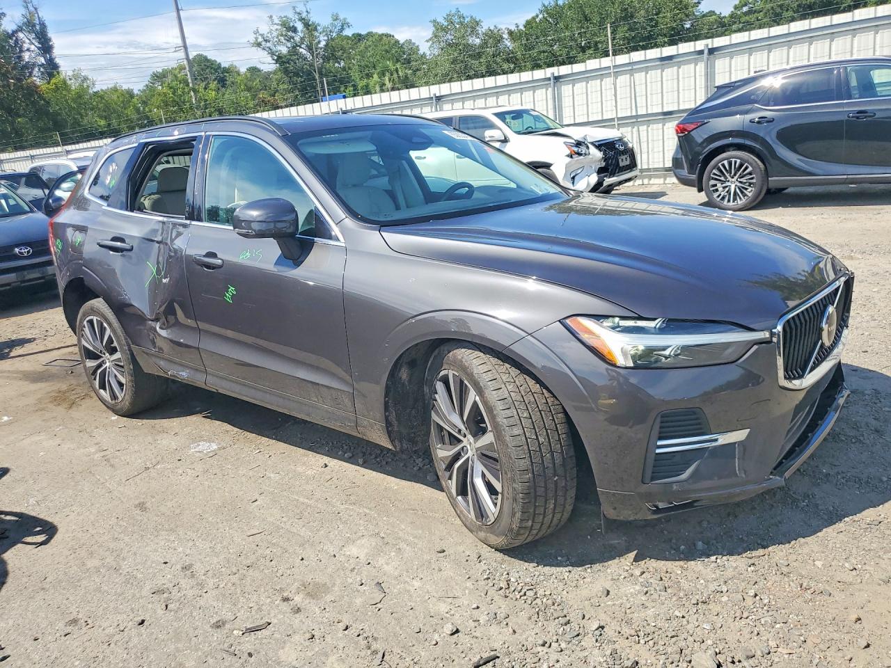 2022 VOLVO XC60 B5 MOMENTUM — снимка 4