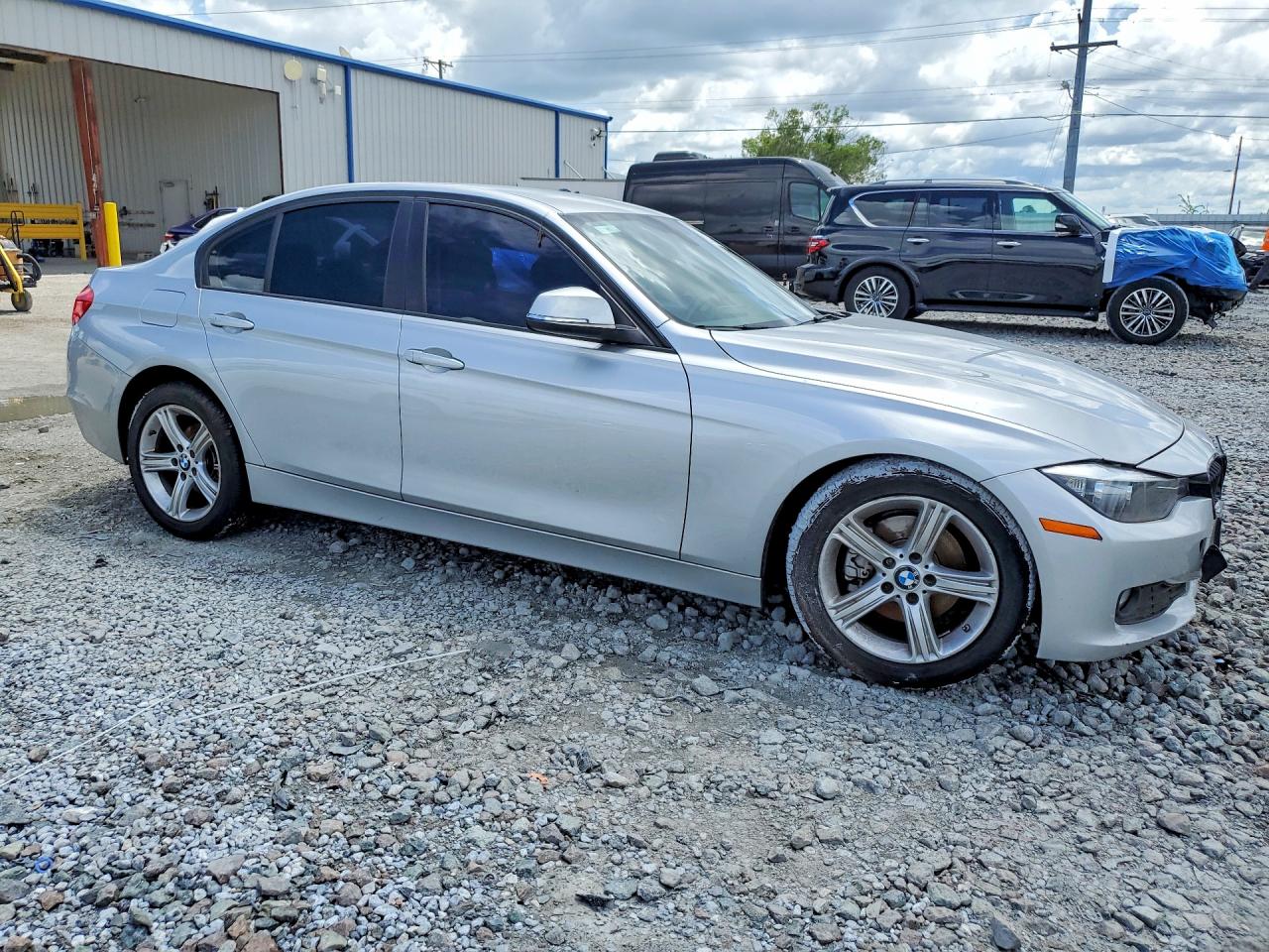 2014 BMW 320 I — снимка 4