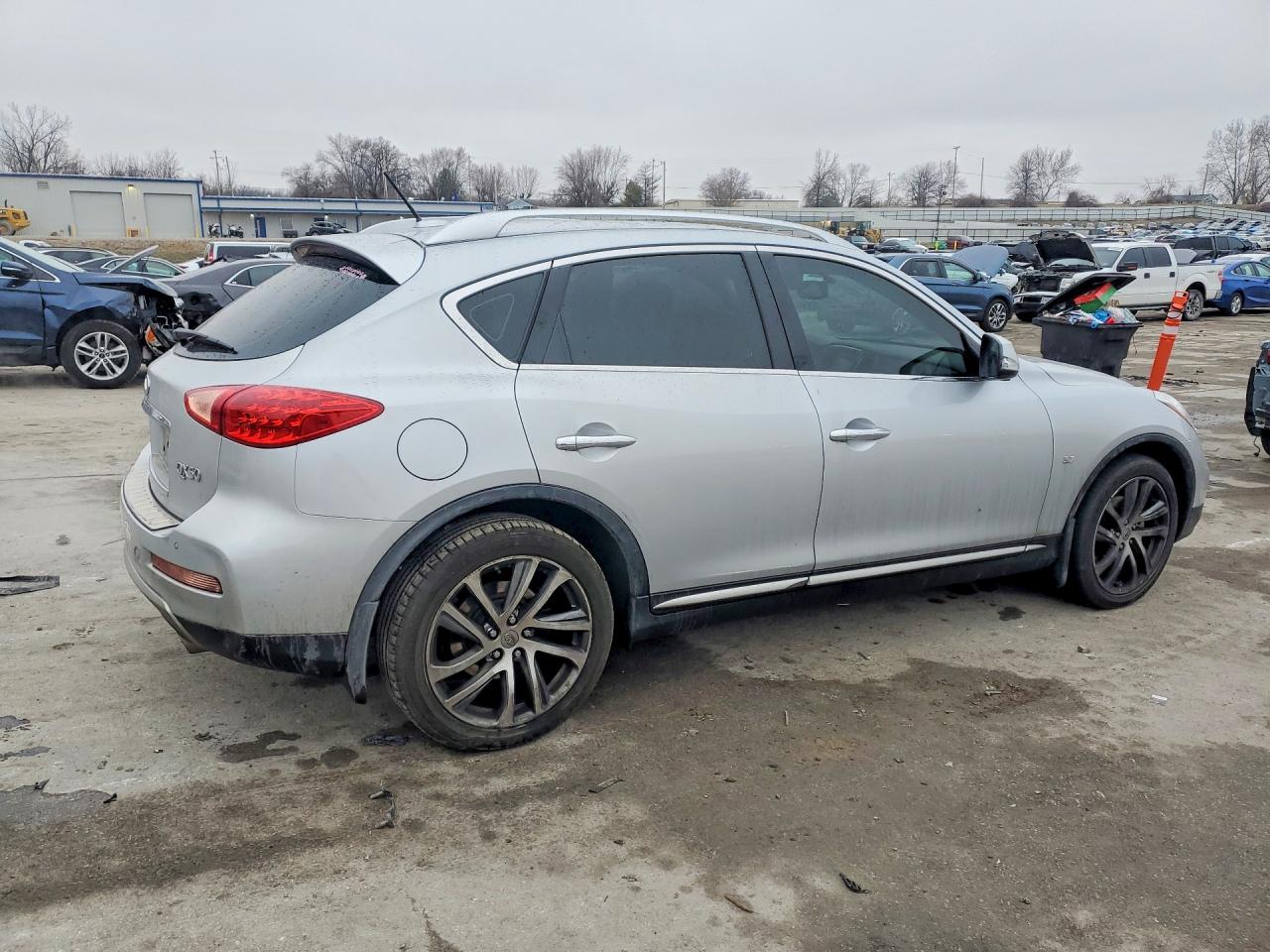 2017 INFINITI QX50 BASE — снимка 3