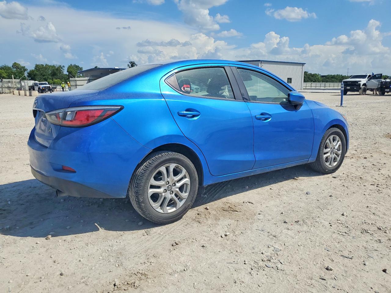 2017 TOYOTA YARIS IA BASE — снимка 3