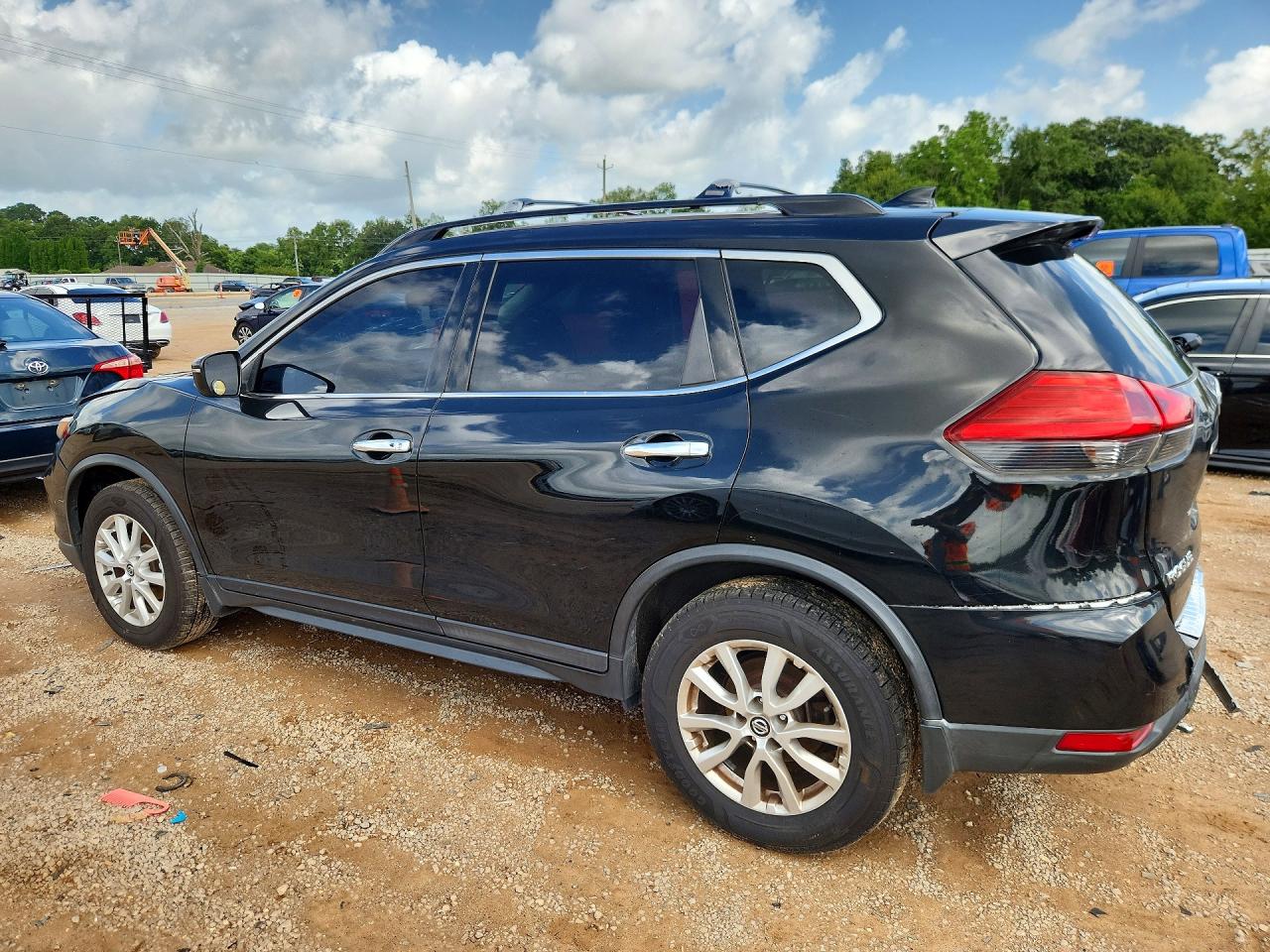 2017 NISSAN ROGUE SV — снимка 2