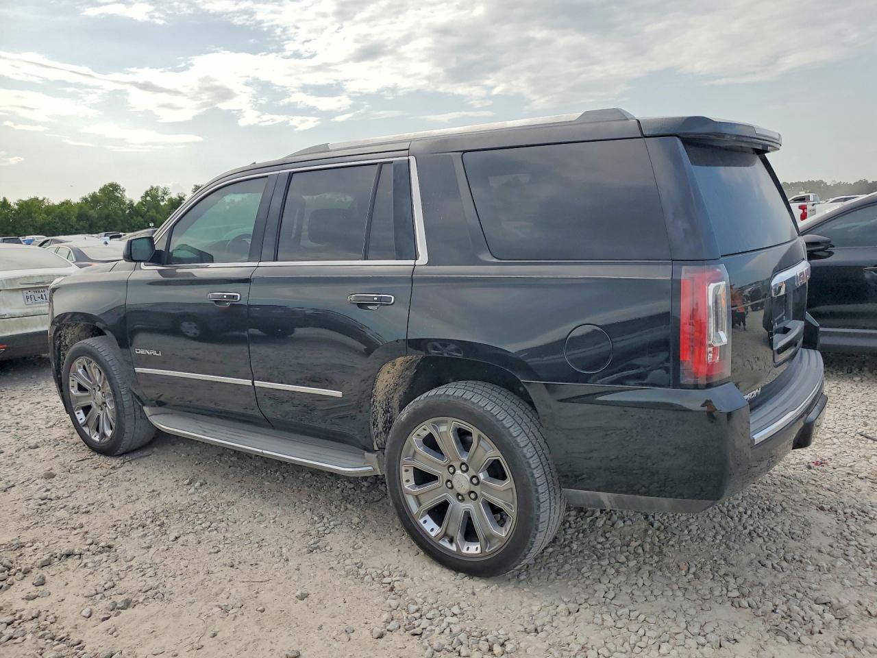 2015 GMC YUKON DENALI — снимка 2