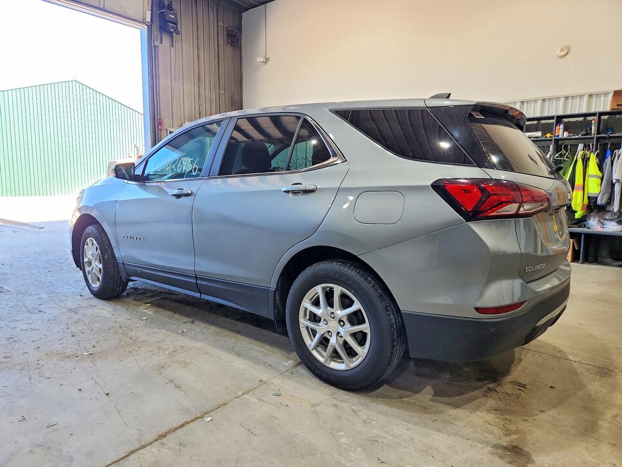 2023 CHEVROLET EQUINOX LT — снимка 2
