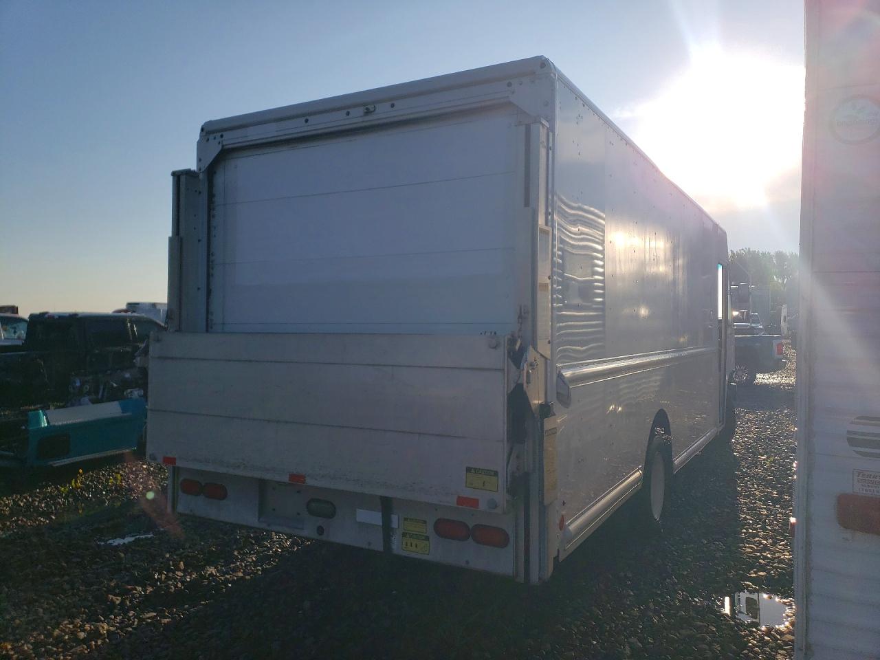 2016 FORD F59 — снимка 3