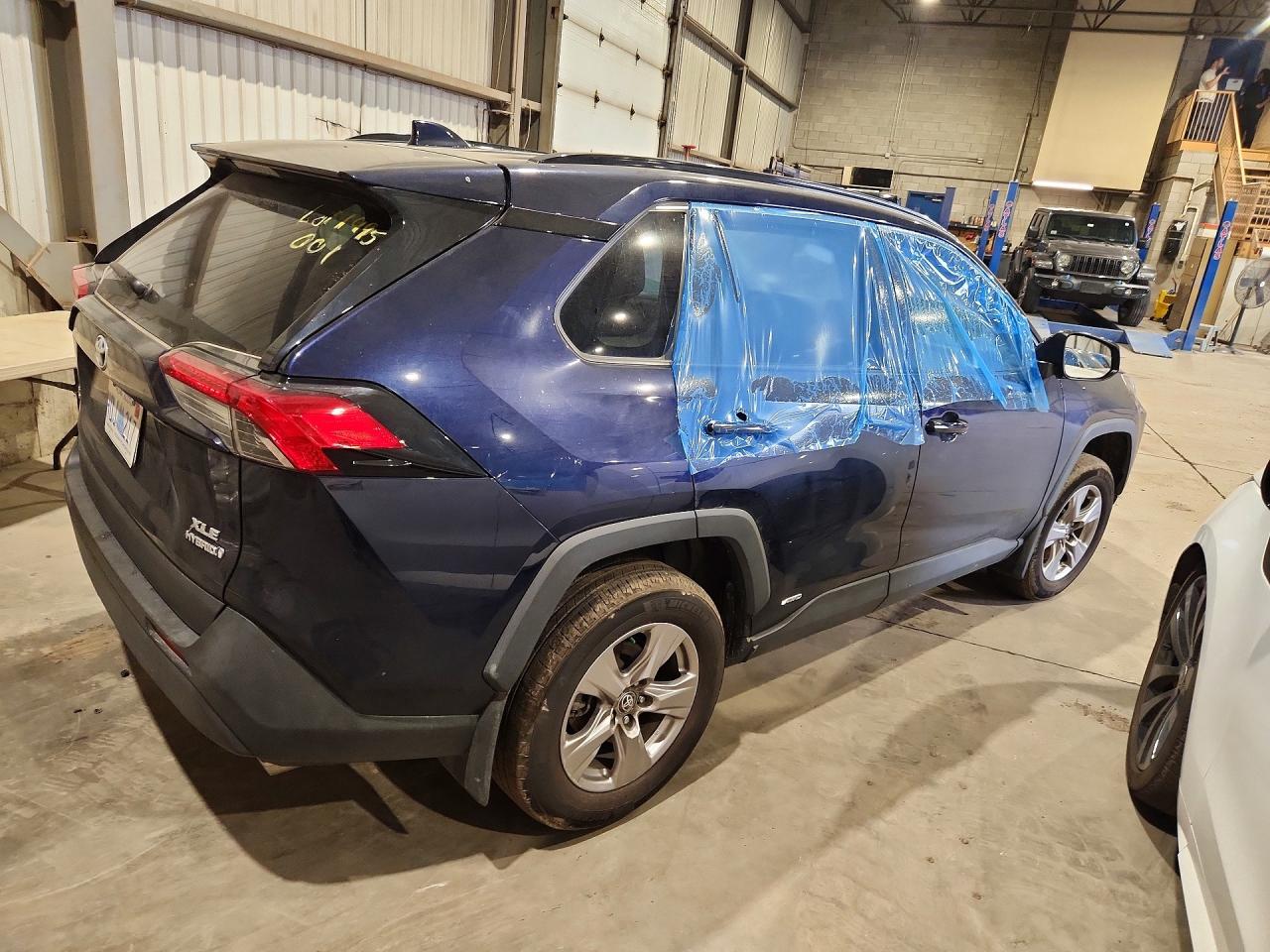 2023 TOYOTA RAV4 HYBRID XLE — снимка 3