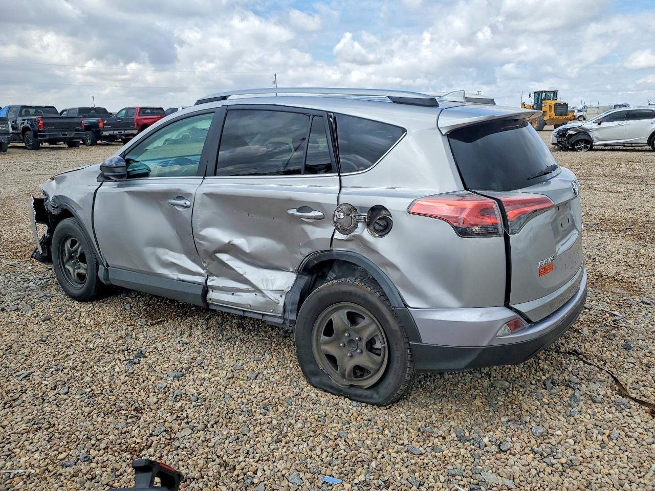 2017 TOYOTA RAV4 LE — снимка 2