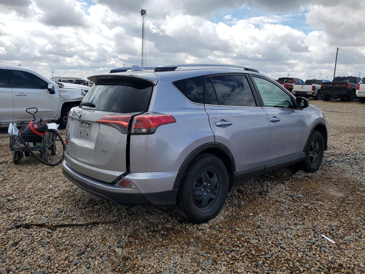 2017 TOYOTA RAV4 LE — снимка 3