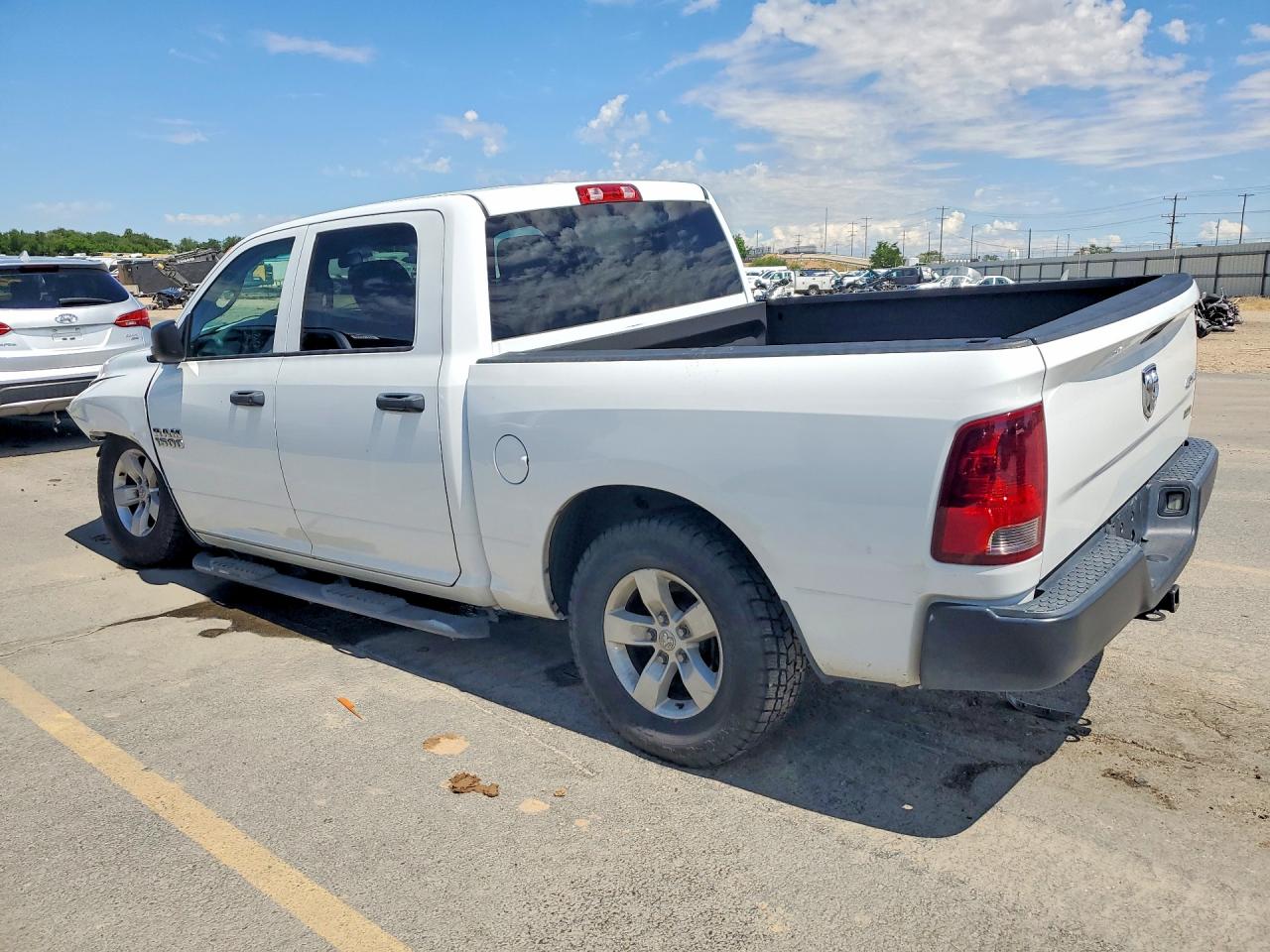 2015 RAM 1500 ST — снимка 2