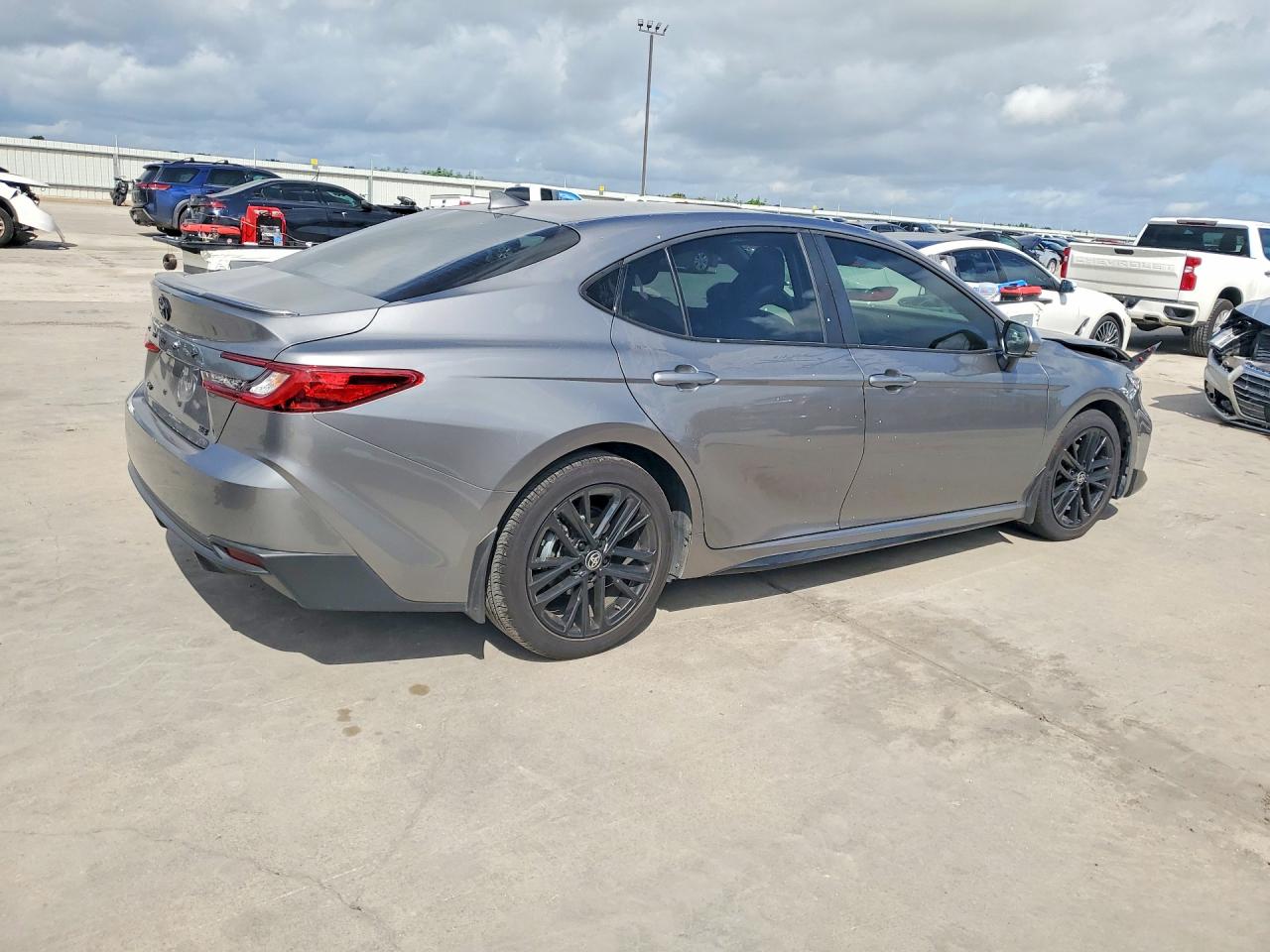 2026 TOYOTA CAMRY SE — снимка 3