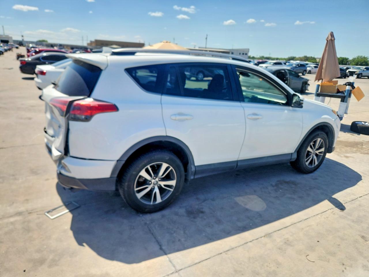 2018 TOYOTA RAV4 XLE — снимка 3