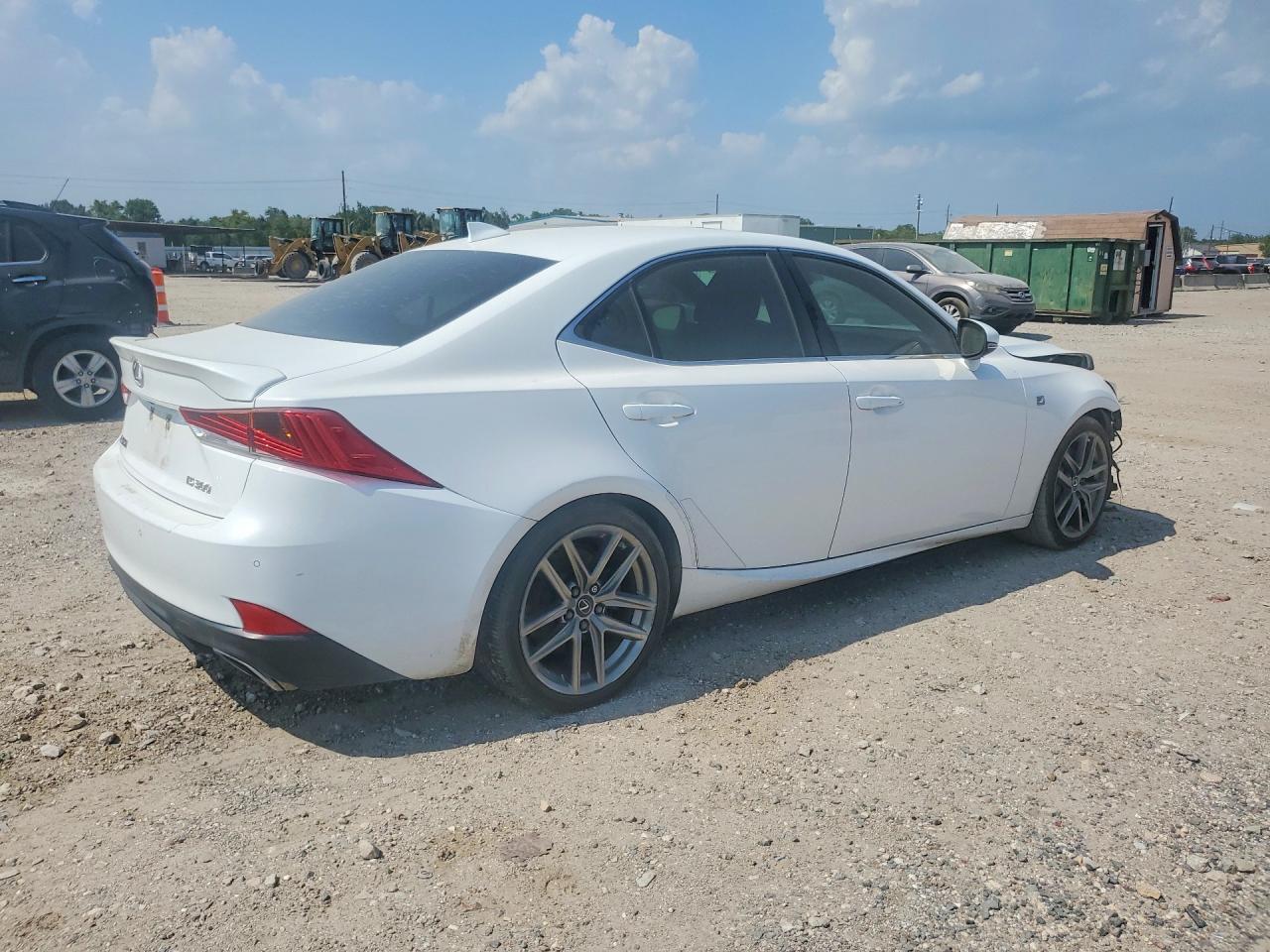2019 LEXUS IS 300 — снимка 3