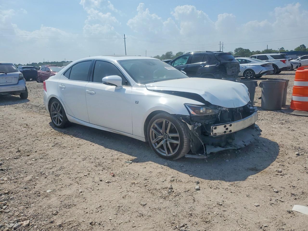 2019 LEXUS IS 300 — снимка 4