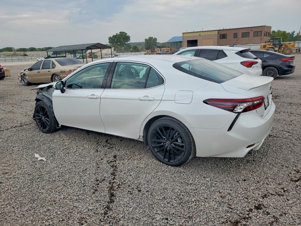 2024 TOYOTA CAMRY XSE — снимка 2