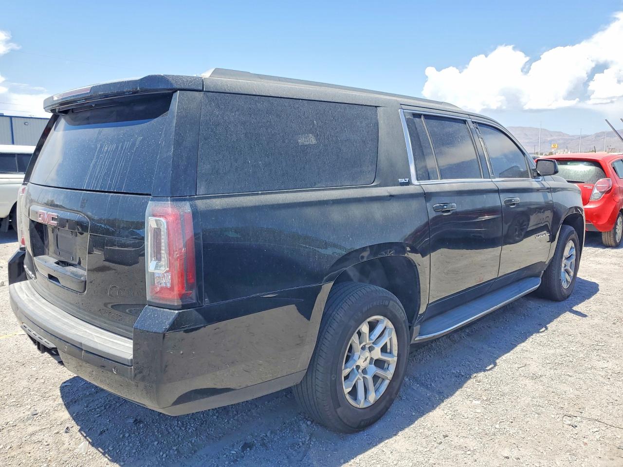 2015 GMC YUKON XL C1500 SLE — снимка 3