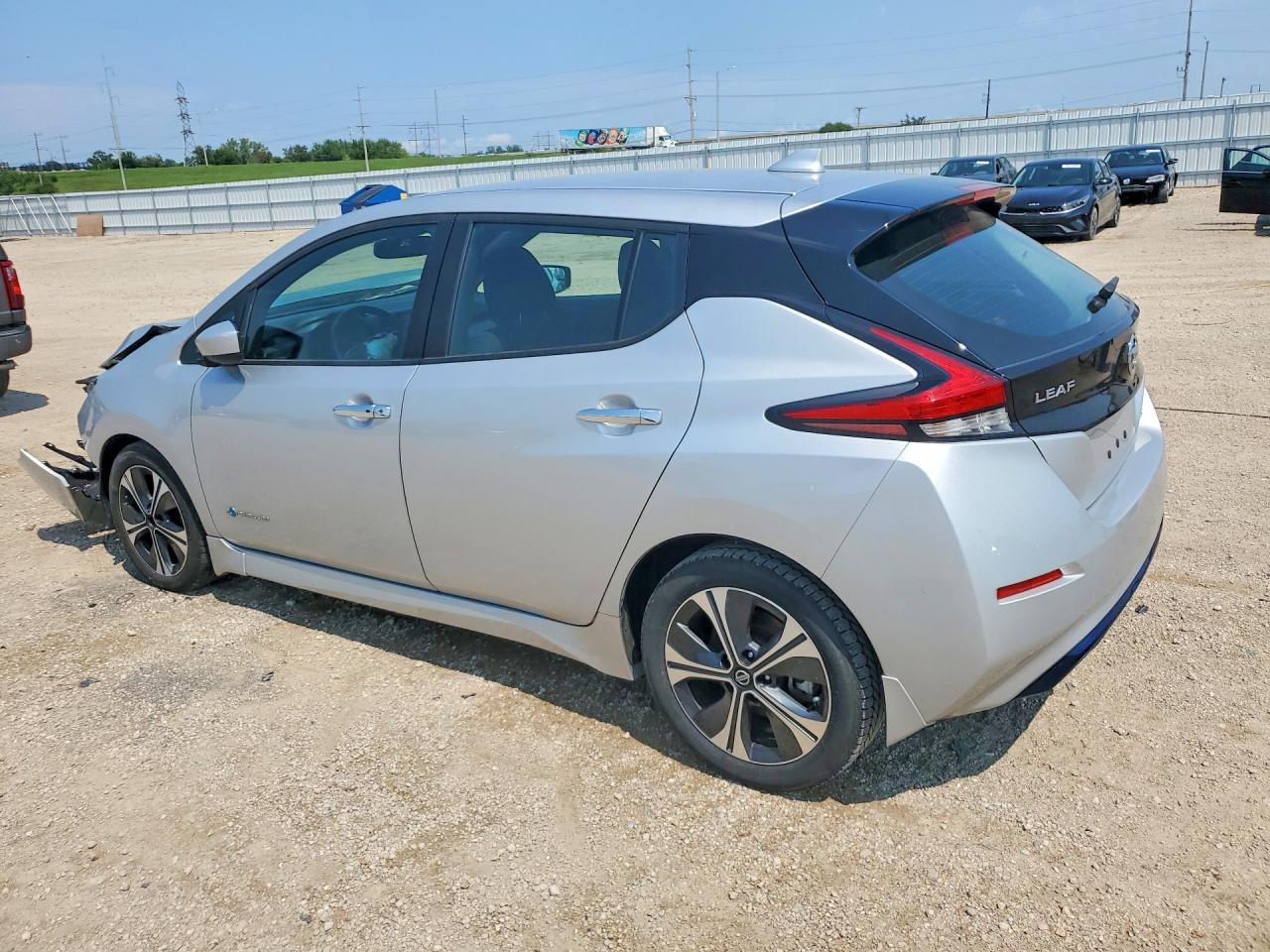 2018 NISSAN LEAF SV — снимка 2