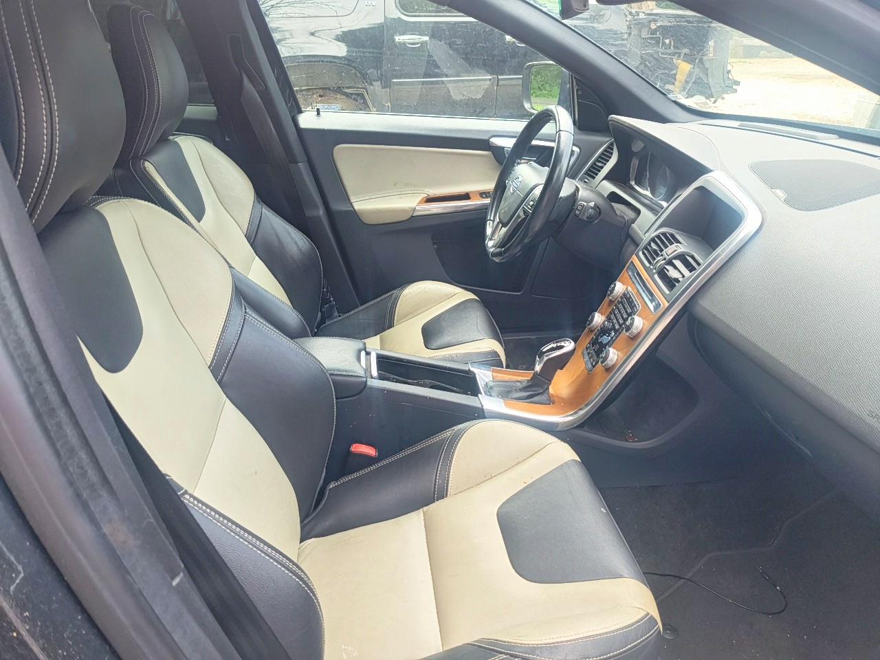 2015 VOLVO XC60 PLATINUM (NON R DESIGN) — снимка 5
