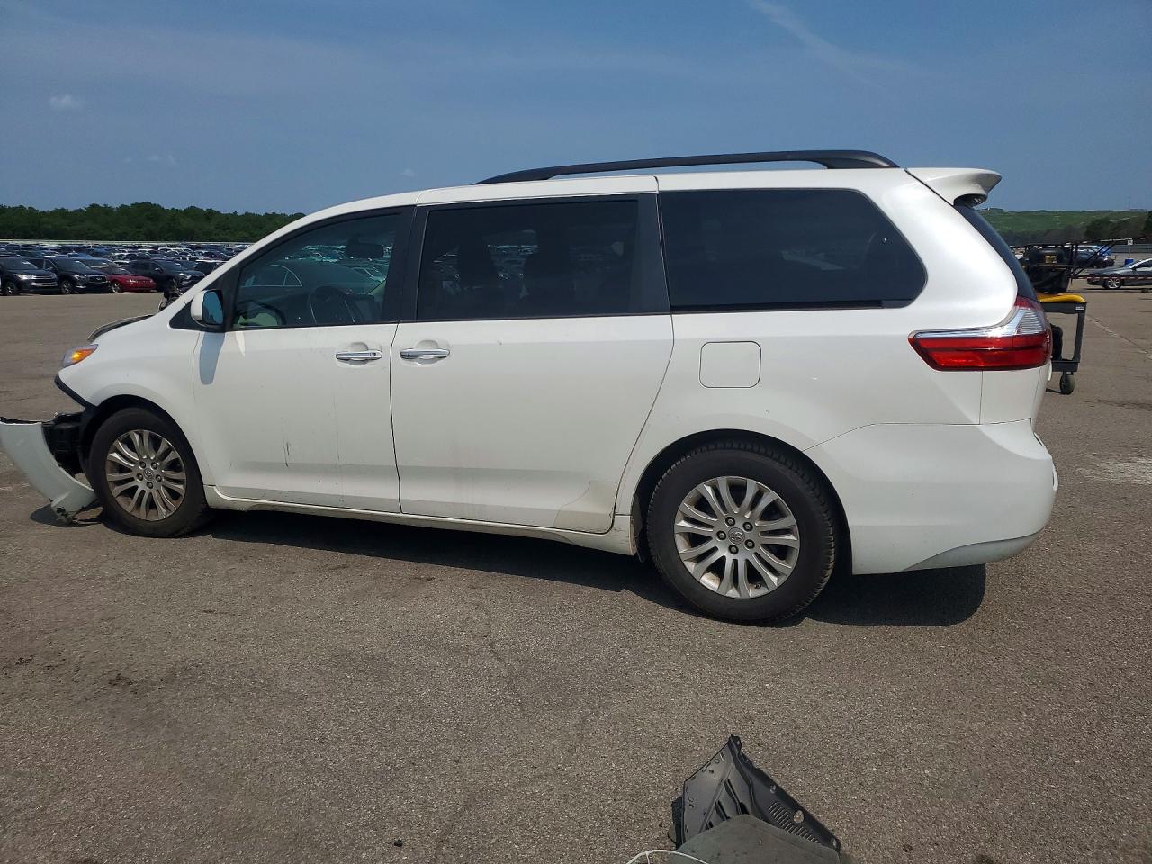 2015 TOYOTA SIENNA XLE 8-PASSENGER — снимка 2