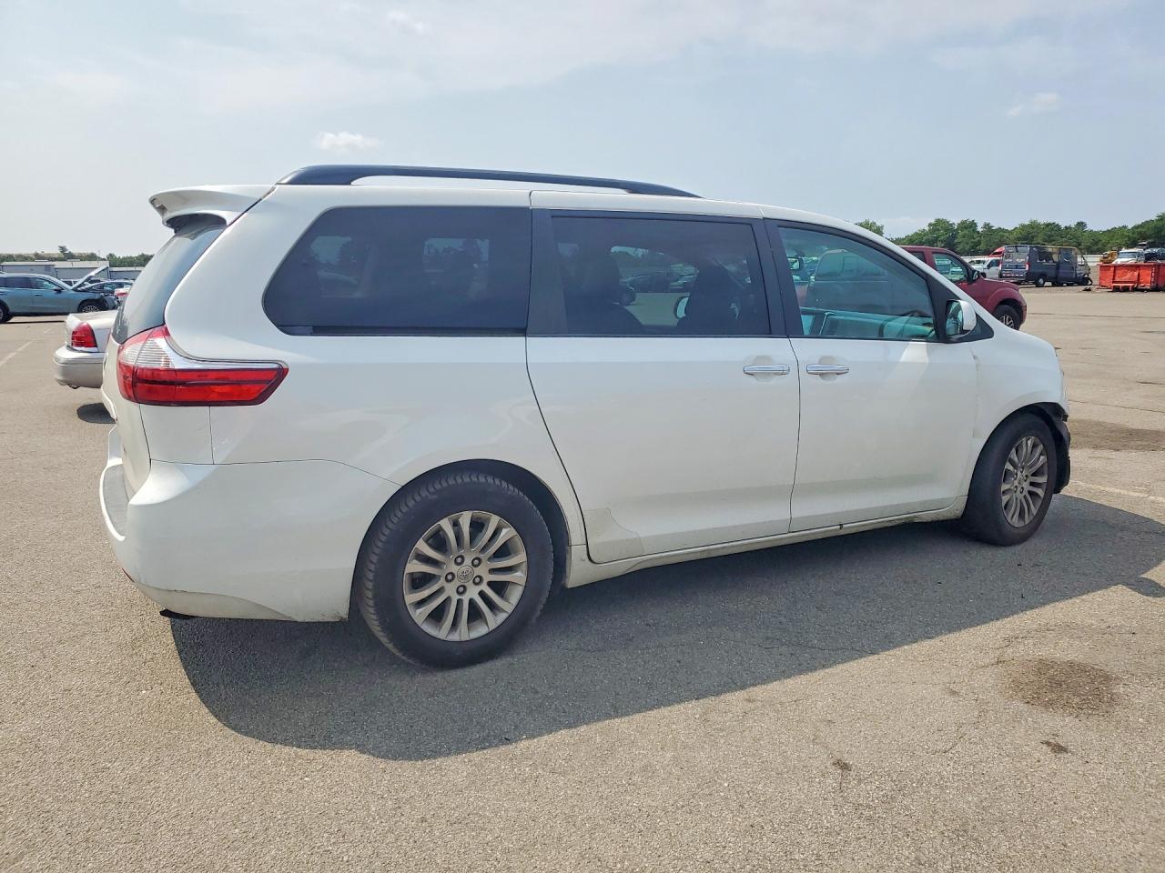 2015 TOYOTA SIENNA XLE 8-PASSENGER — снимка 3