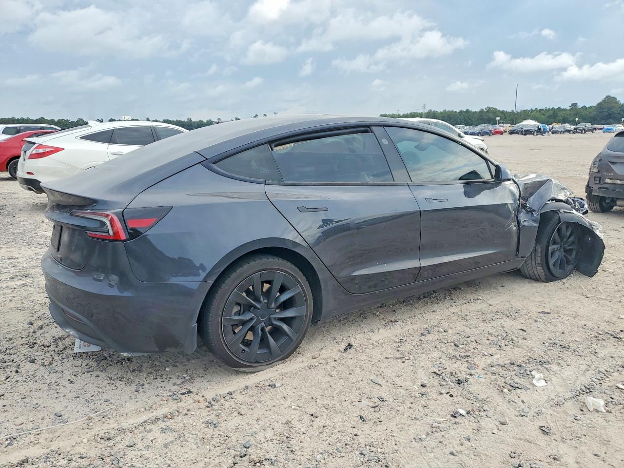 2025 TESLA MODEL 3 — снимка 3