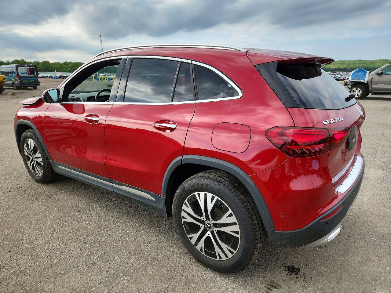2025 MERCEDES-BENZ GLA 250 4MATIC — снимка 2