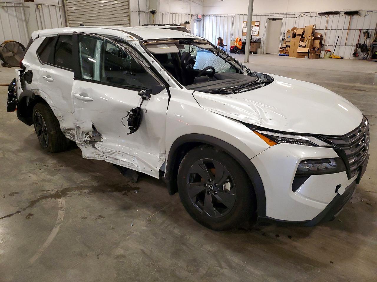 2026 NISSAN ROGUE SV — photo 4