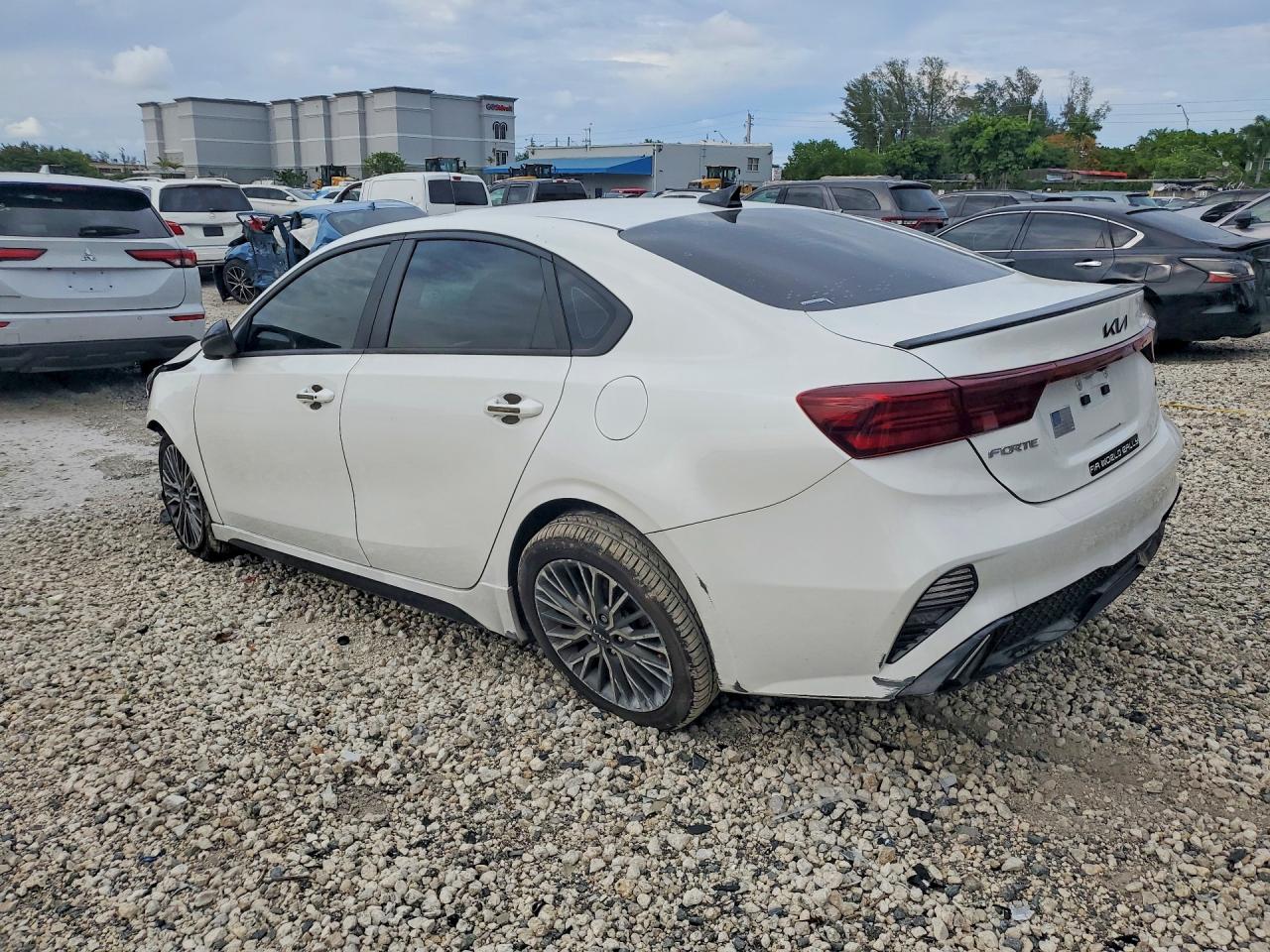 2022 KIA FORTE GT LINE — снимка 2
