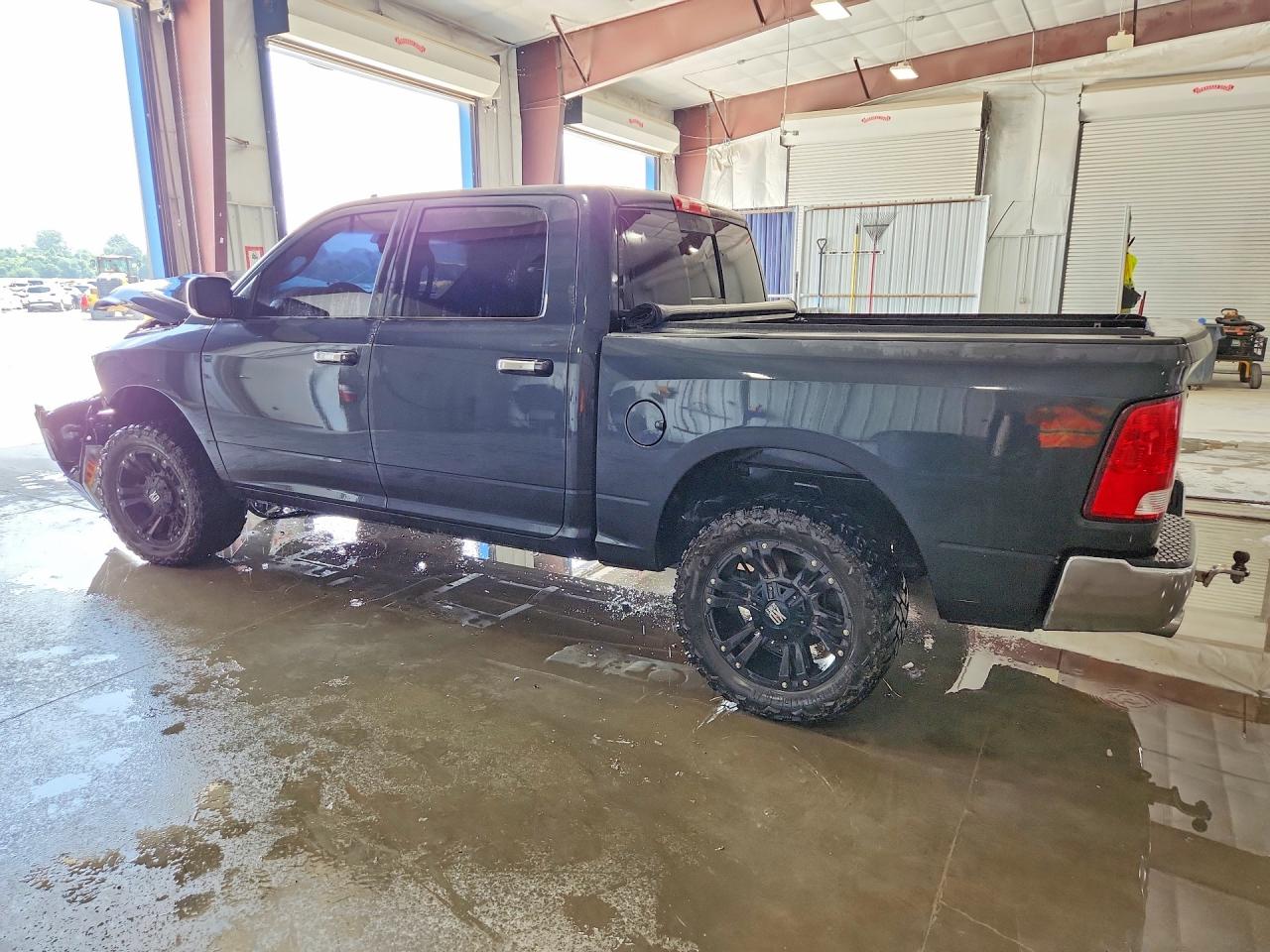 2018 RAM 1500 SLT — снимка 2