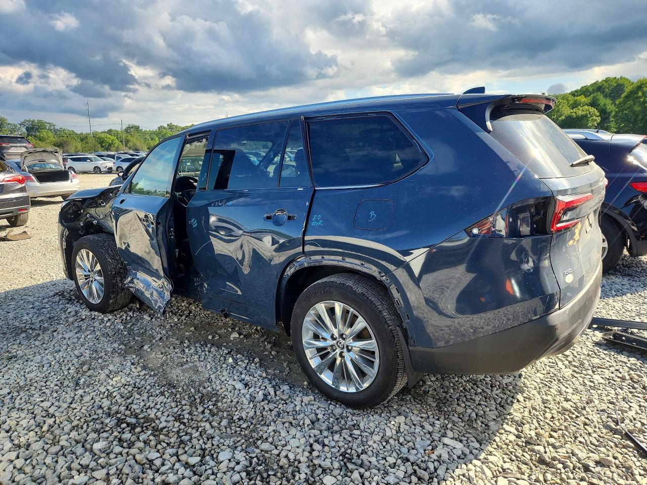2025 TOYOTA GRAND HIGHLANDER PLATINUM — снимка 2