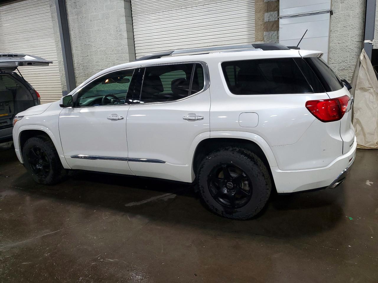 2017 GMC ACADIA DENALI — снимка 2