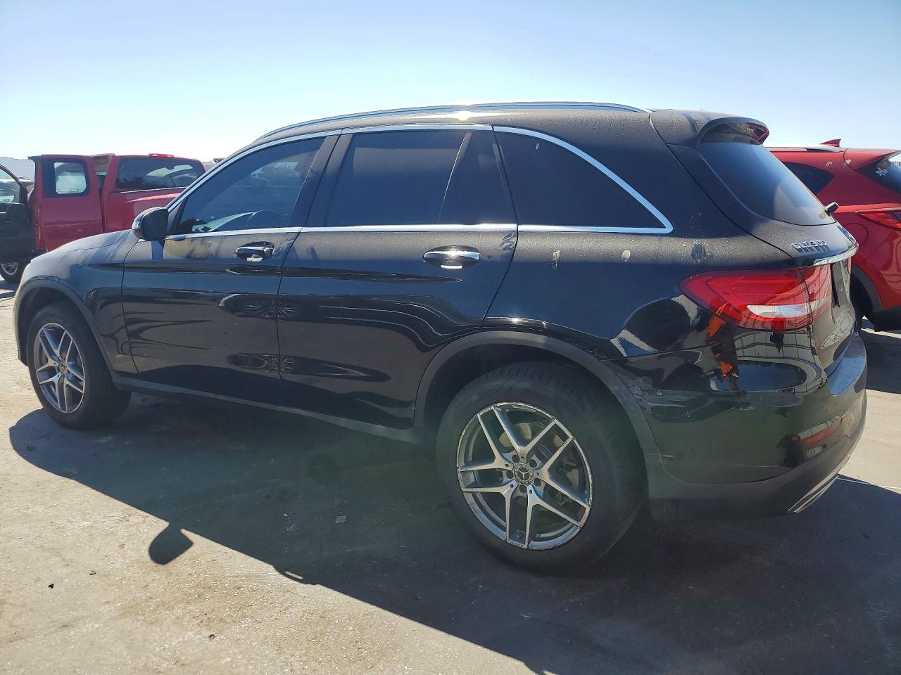 2019 MERCEDES-BENZ GLC 300 — снимка 2
