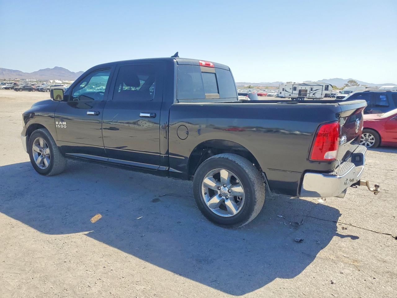 2016 RAM 1500 SLT — снимка 2