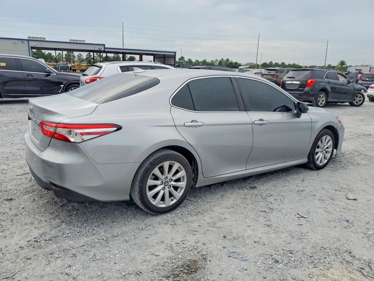 2019 TOYOTA CAMRY LE — снимка 3