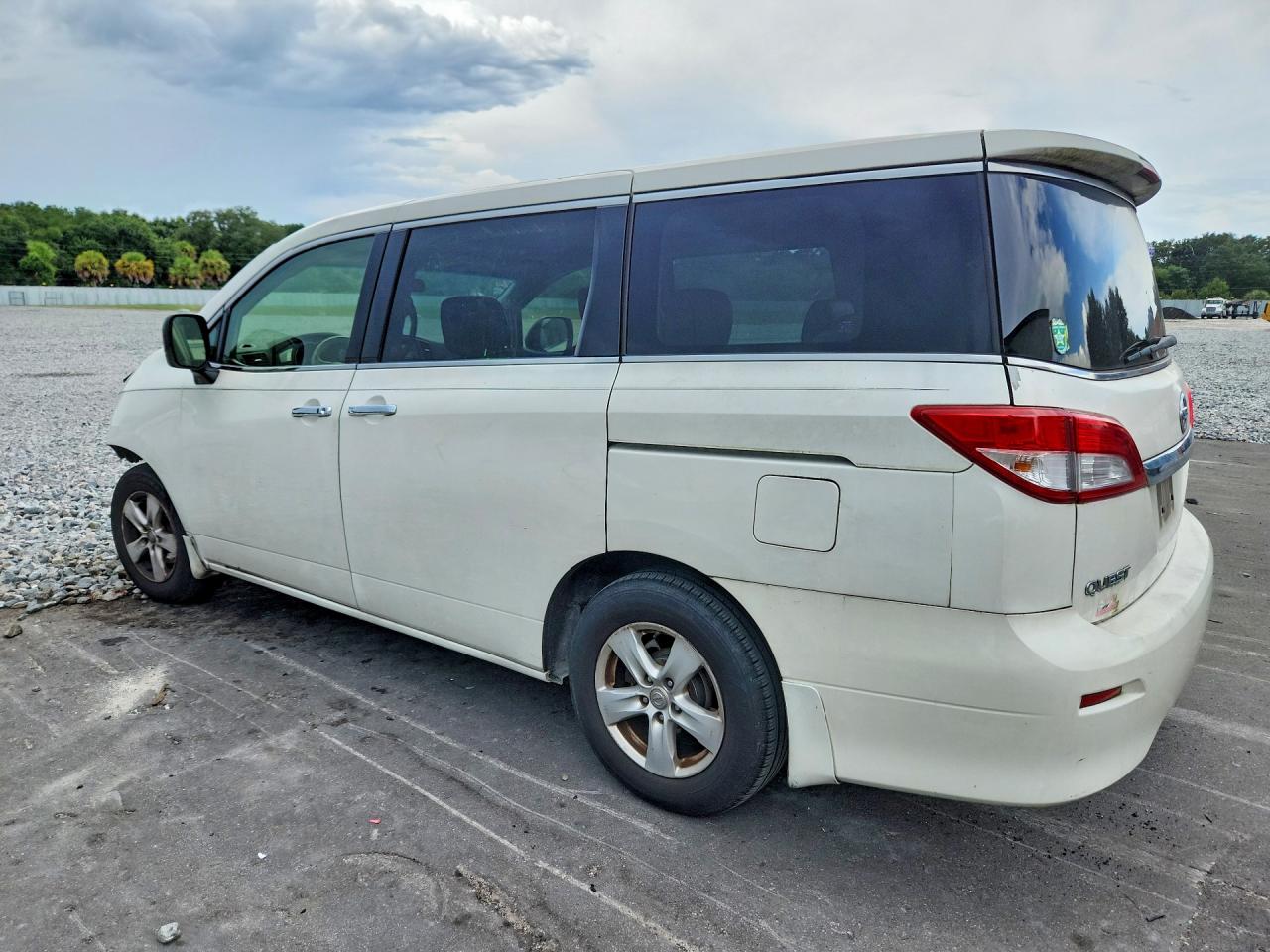 2015 NISSAN QUEST 3.5 SV — снимка 2