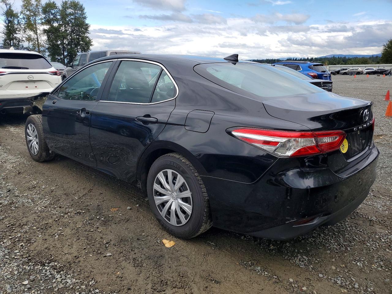 2019 TOYOTA CAMRY LE — снимка 2